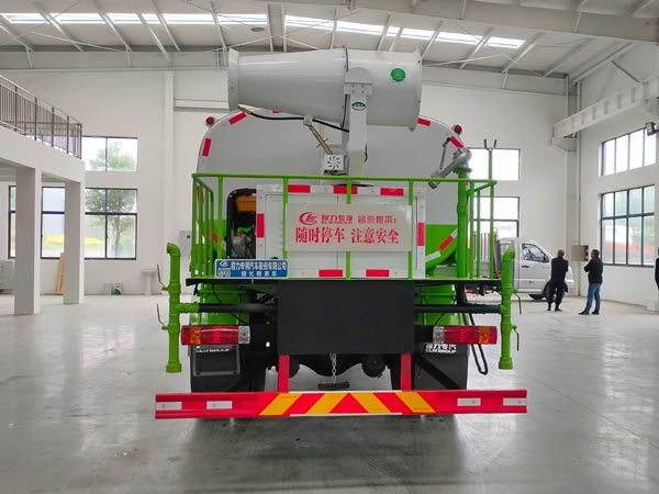 程力威牌CLW5180GPSCDP型綠化噴灑車